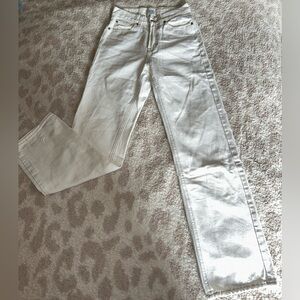 BDG cowboy cut straight leg cream/white jeans